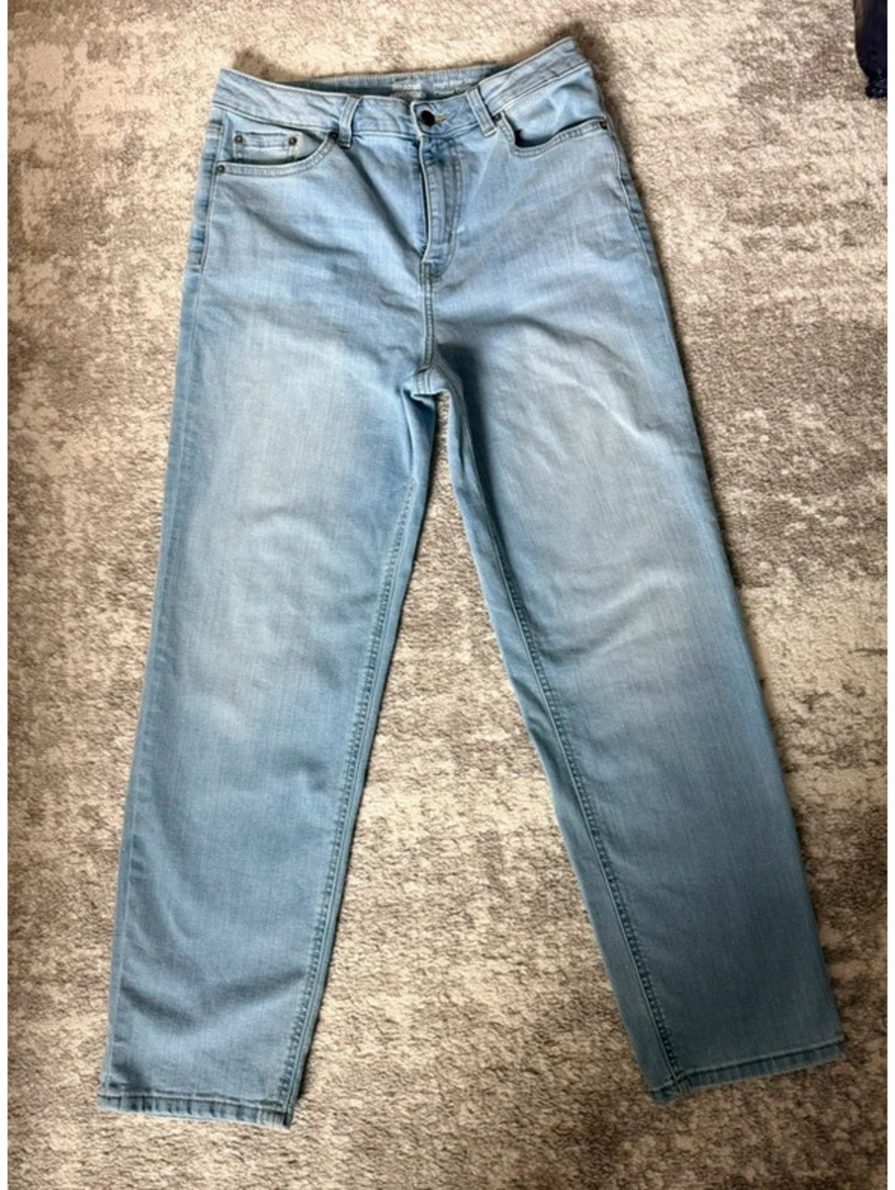 Amazon Essentials High Rise Light Wash Jeans size 10 Women’s